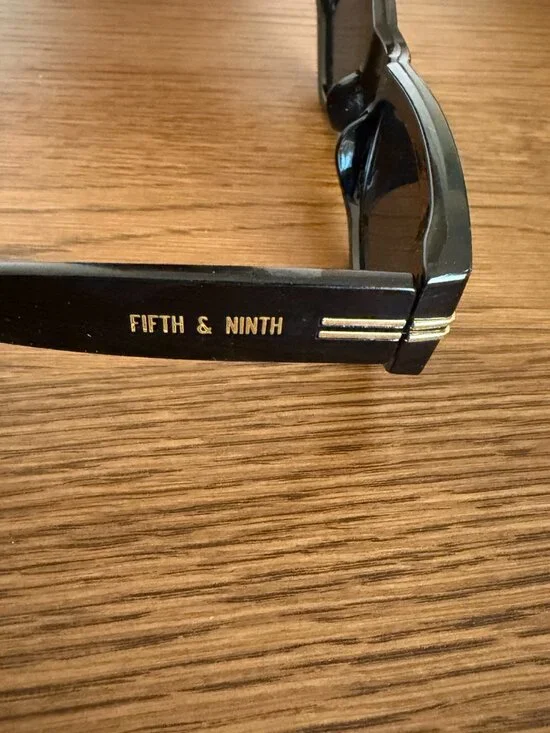 Fifth & Ninth Wren Black Sunglasses - Picture 5 of 6